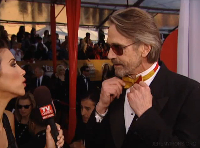 Screen Captures of Jeremy Irons interview with TV Guide at the SAG Awards